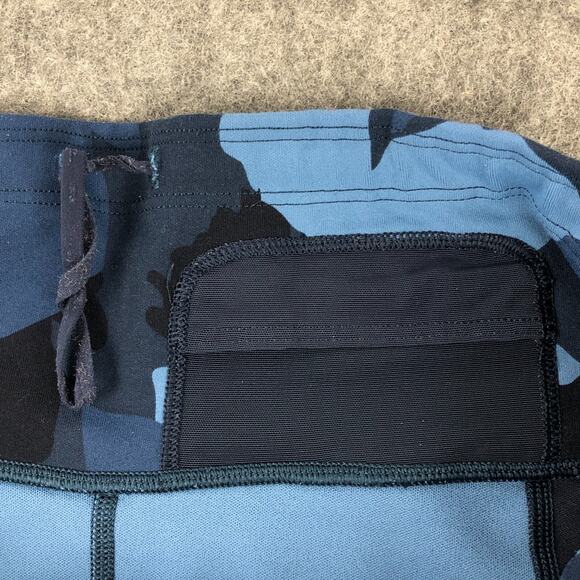 Athleta Leggings Womens Medium Blue Camo Mid Rise Side Pockets Mesh Panels Nylon - Picture 8 of 14